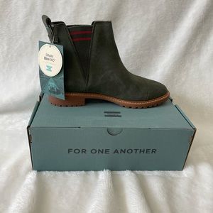 Toms Cleo boot : water resistant suede